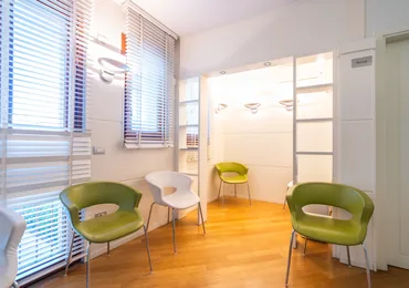 La sala d'attesa dello studio dentistico in Via Tripoli a Montecatini Terme